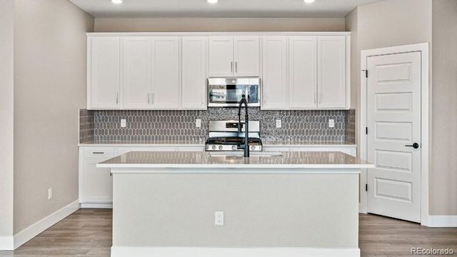 3211 N Elk Way, Aurora, CO 80019