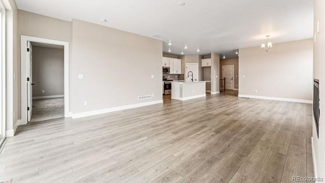 3211 N Elk Way, Aurora, CO 80019