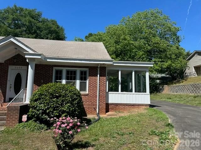 1407 E Marion Street, Shelby, NC 28152