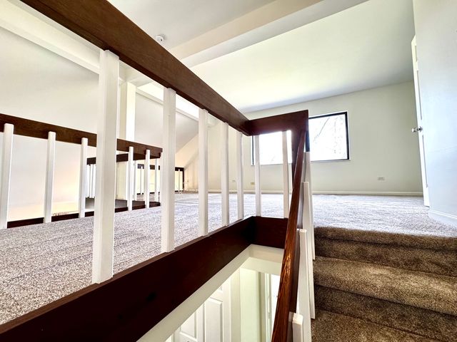 412 Deer Trail Hill B, Lake Barrington, IL 60010