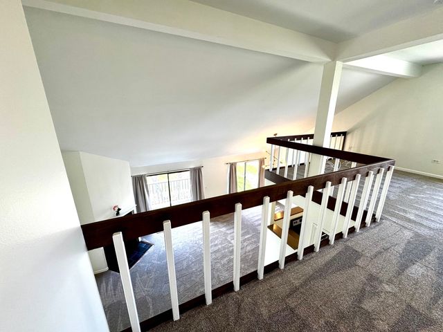 412 Deer Trail Hill B, Lake Barrington, IL 60010