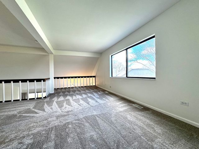 412 Deer Trail Hill B, Lake Barrington, IL 60010