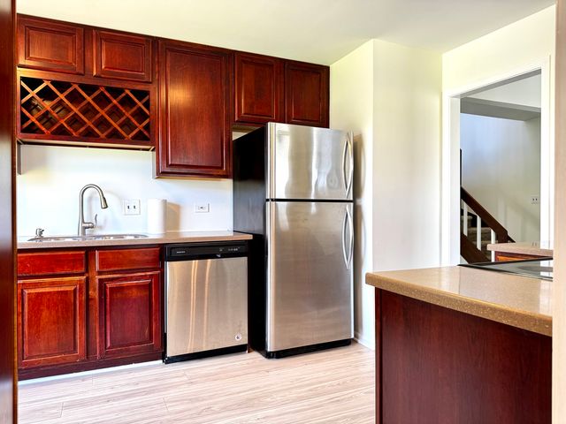 412 Deer Trail Hill B, Lake Barrington, IL 60010