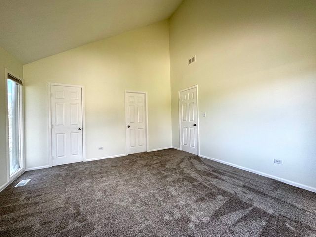 412 Deer Trail Hill B, Lake Barrington, IL 60010