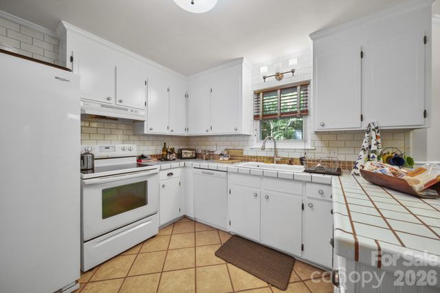 11421 Winners Circle, Charlotte, NC 28215