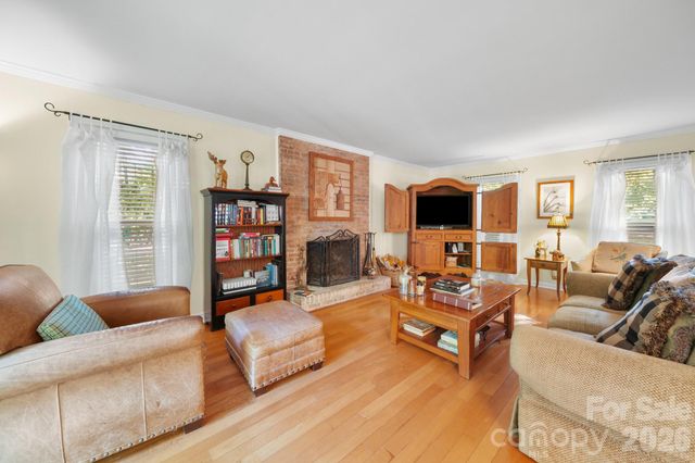 11421 Winners Circle, Charlotte, NC 28215