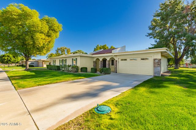 10105 W HIGHWOOD Lane, Sun City, AZ 85373