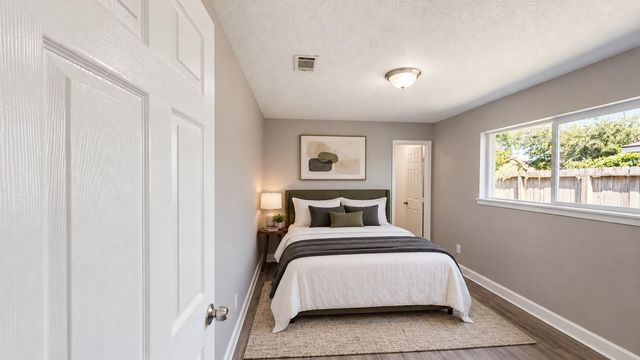 4126 Worrell Drive, Houston, TX 77045