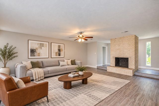 4126 Worrell Drive, Houston, TX 77045