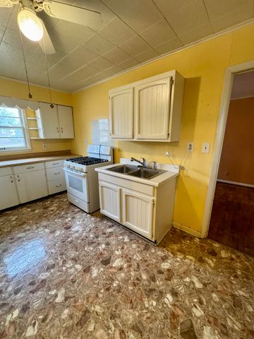 607 W WEST ELM ST, Fayette, MO 65248