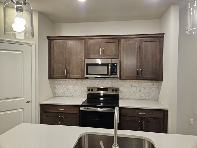 411 W Stonehaus Crossing, Antioch, TN 37013