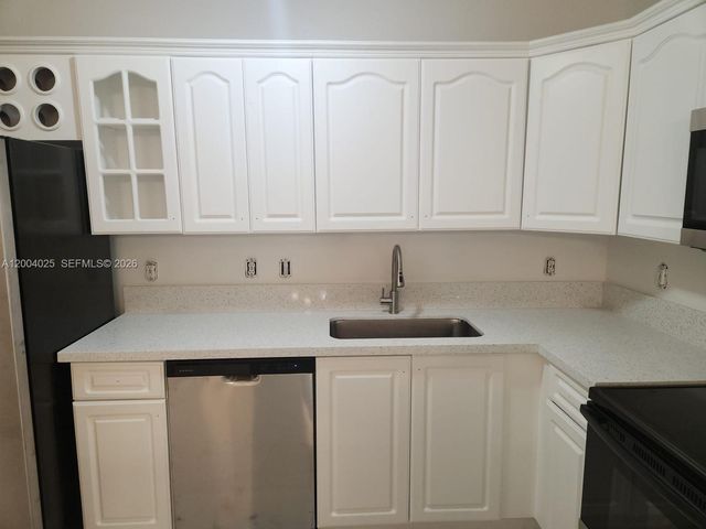 7570 NW 176th Ter 7570, Hialeah, FL 33015