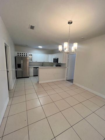 7570 NW 176th Ter 7570, Hialeah, FL 33015
