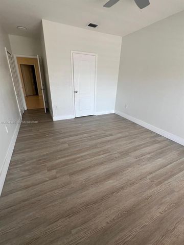 7570 NW 176th Ter 7570, Hialeah, FL 33015