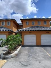 7570 NW 176th Ter 7570, Hialeah, FL 33015