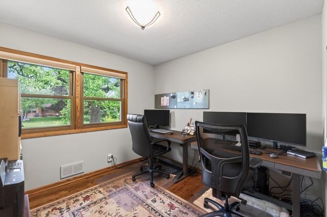 1842 Beecher Drive, Eagan, MN 55122