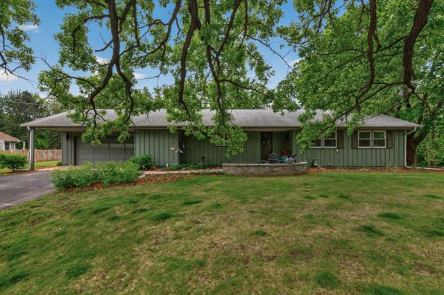 1842 Beecher Drive, Eagan, MN 55122