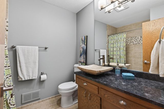 1842 Beecher Drive, Eagan, MN 55122
