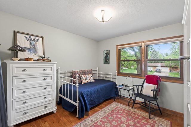 1842 Beecher Drive, Eagan, MN 55122