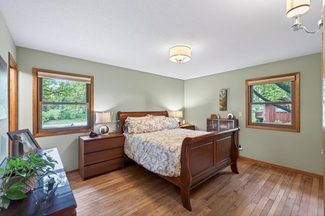 1842 Beecher Drive, Eagan, MN 55122