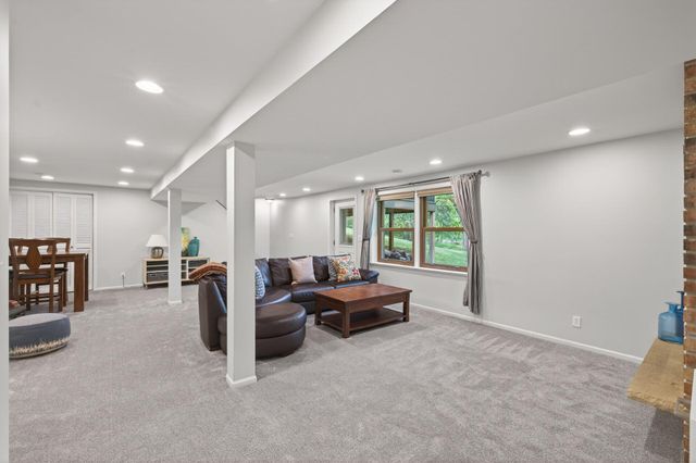 1842 Beecher Drive, Eagan, MN 55122