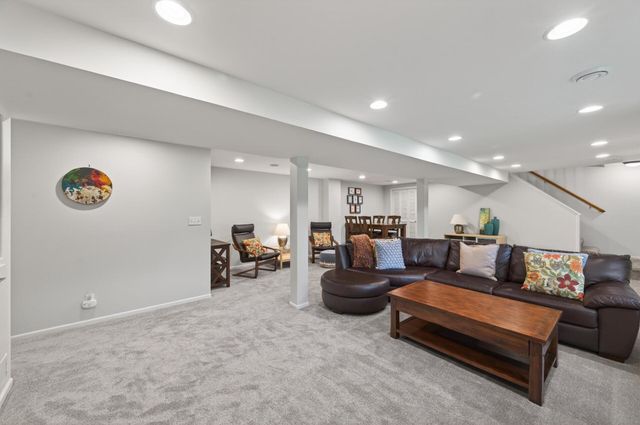 1842 Beecher Drive, Eagan, MN 55122