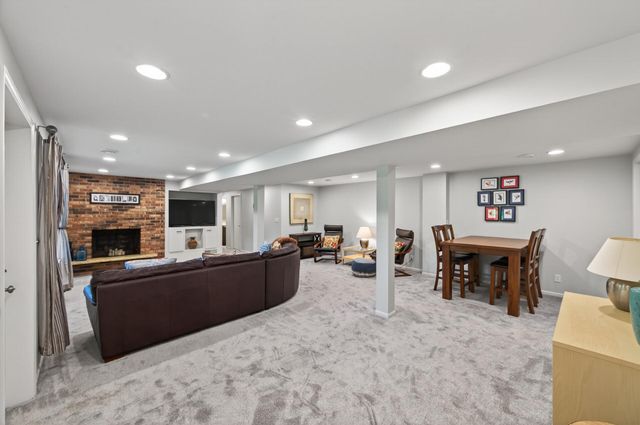 1842 Beecher Drive, Eagan, MN 55122
