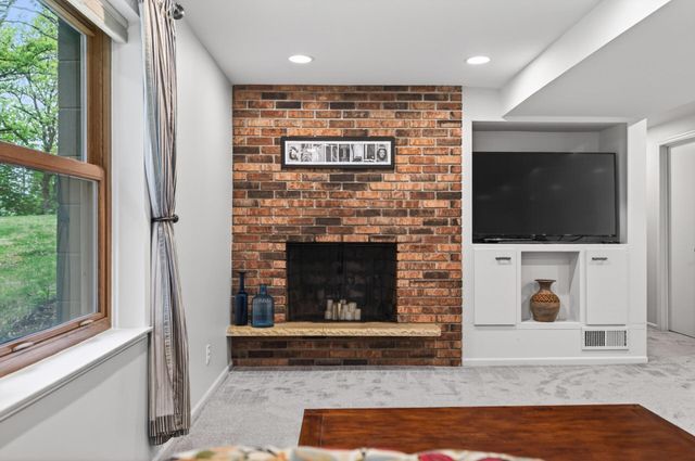 1842 Beecher Drive, Eagan, MN 55122
