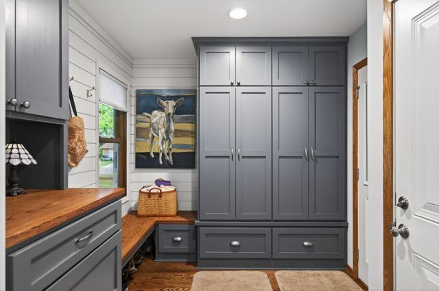 1842 Beecher Drive, Eagan, MN 55122