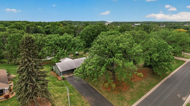1842 Beecher Drive, Eagan, MN 55122