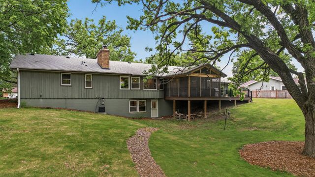 1842 Beecher Drive, Eagan, MN 55122