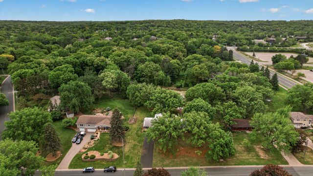 1842 Beecher Drive, Eagan, MN 55122