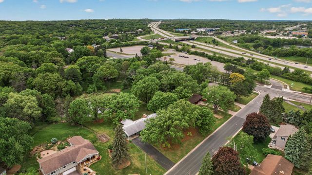 1842 Beecher Drive, Eagan, MN 55122
