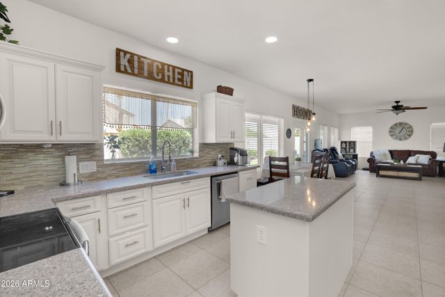 3628 E CEDARWOOD Lane, Phoenix, AZ 85048