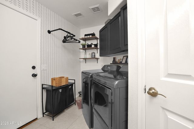 3628 E CEDARWOOD Lane, Phoenix, AZ 85048