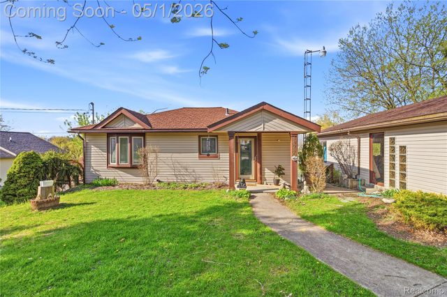 16280 Softwater Lake Drive, Argentine Township, MI 48451