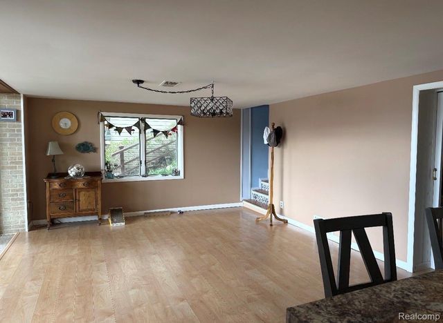 16280 Softwater Lake Drive, Argentine Township, MI 48451