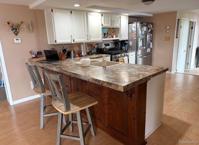16280 Softwater Lake Drive, Argentine Township, MI 48451
