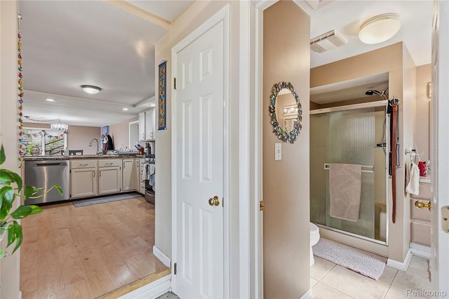 16280 Softwater Lake Drive, Argentine Township, MI 48451
