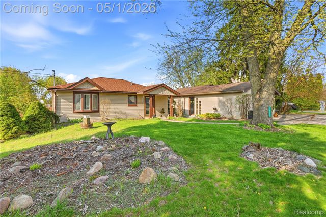 16280 Softwater Lake Drive, Argentine Township, MI 48451