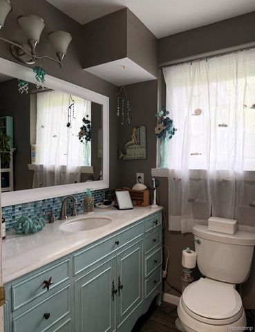 16280 Softwater Lake Drive, Argentine Township, MI 48451