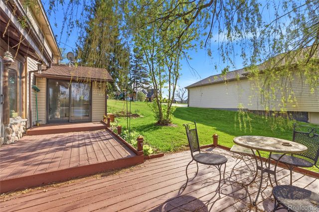 16280 Softwater Lake Drive, Argentine Township, MI 48451
