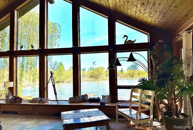 16280 Softwater Lake Drive, Argentine Township, MI 48451