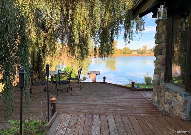 16280 Softwater Lake Drive, Argentine Township, MI 48451