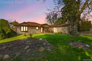 16280 Softwater Lake Drive, Argentine Township, MI 48451