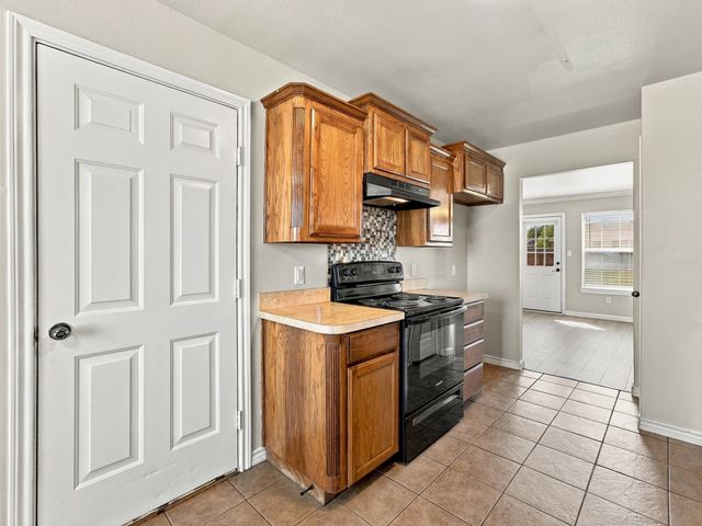 1711 Chenoweth Street, Decatur, TX 76234