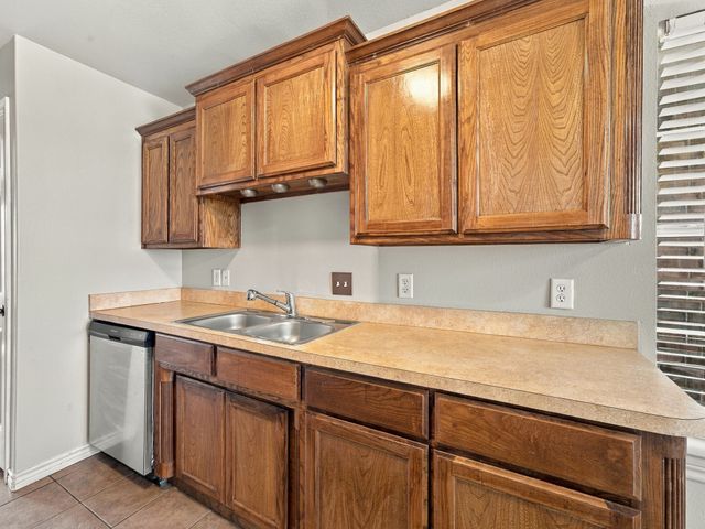 1711 Chenoweth Street, Decatur, TX 76234