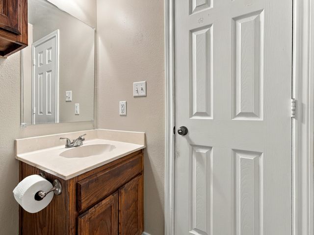 1711 Chenoweth Street, Decatur, TX 76234