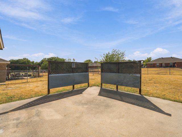 1711 Chenoweth Street, Decatur, TX 76234