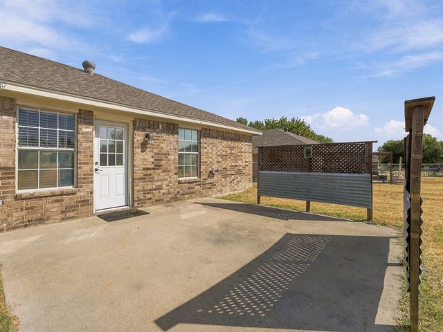 1711 Chenoweth Street, Decatur, TX 76234